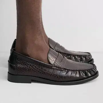 Zara 브라운 크로커다일풍 로퍼