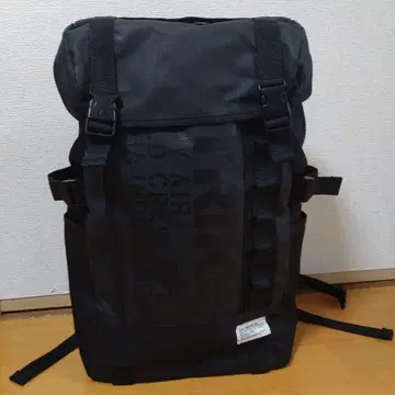 Alpha Industries 럭색 22L 블랙
