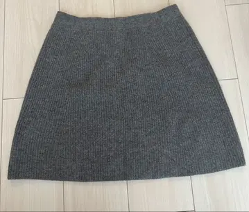 유니클로C 프리미엄 라무 미니 스커트 그레이 M 사이즈