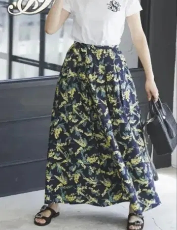 SEVEN TEN 미모사 패턴 스커트 M