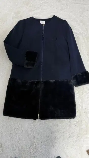 새상품급 AG 노카라 네이비 코트 퍼 포함