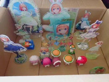 5등분의 신부 아크릴 스탠드 등 묶음 판매 처분 (네잎이 많음)