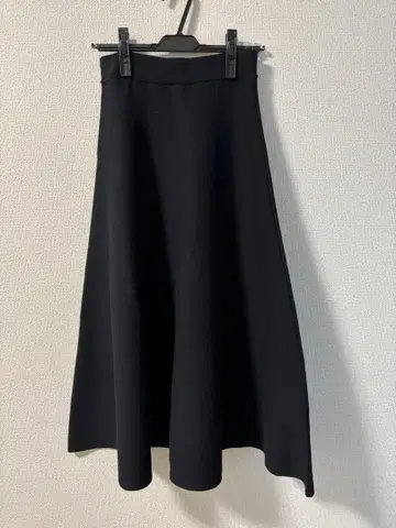 미사용 밀라노 리브 니트 블랙 플레어 스커트