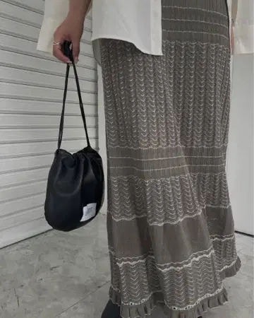 [ 새상품급 ] Ameri GLITTER BORDER KNIT SKIRT