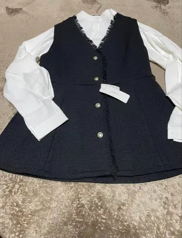 미사용 새상품! 트위드 페플럼 베스트