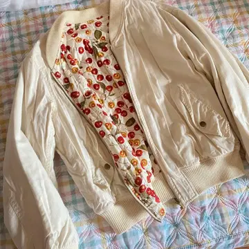 PINK HOUSE 양면 화이트 체리 자수 자켓