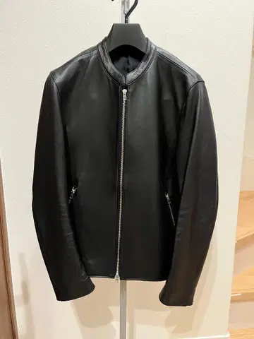 블랙 가죽 라이더 자켓