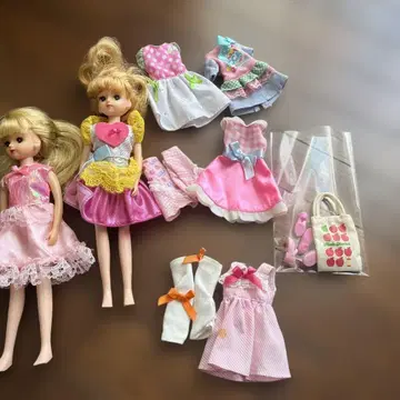 리카짱 인형 2체와 의상 세트