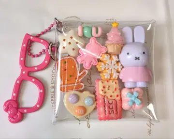 가챠 파우치 미피의 크리스마스 눈꽃 장갑 I U 리본 안경