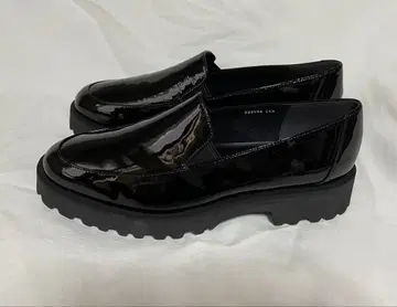 긴자 카네마츠 미사용 새상품 블랙 에나멜 로퍼