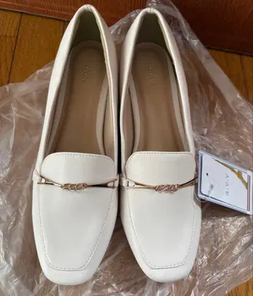 화이트 로퍼 합성 피혁