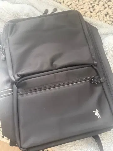 클라크 국제 기념 고등학교 지정 백팩