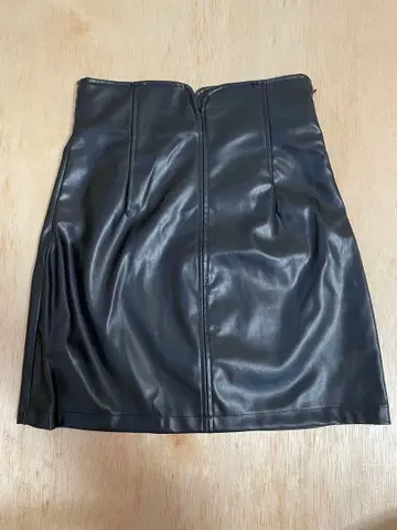 EMODA 블랙 타이트 스커트