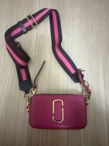 MARC JACOBS 핑크 숄더백 스냅샷