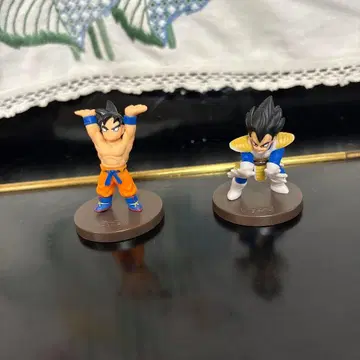 드래곤볼 손오공 베지터 피규어