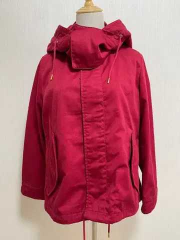 후드 부착 버건디 자켓