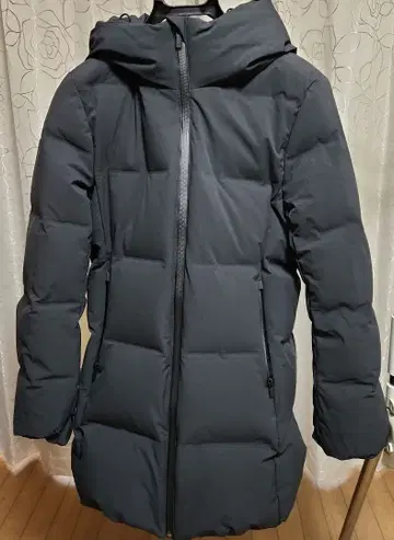 UNIQLO 스트레치 심리스 다운 S 사이즈 아우터 코트