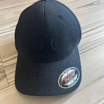 Hurley 블랙 Flexfit 캡