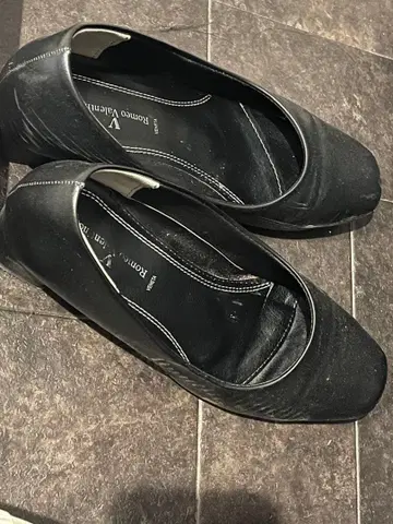 블랙 합성 피혁 펌프스