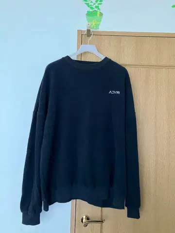 RVCA 루카 블랙 트레이닝복 M 사이즈 백 프린트 나핑 로고 반전