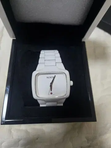정가 15만 NIXON CERAMIC PLAYER 화이트 손목시계