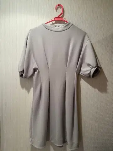 그레이 반팔 무릎 기장 원피스 REDYAZEL 레이디 아젤