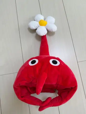 피크민 꽃 달린 빨간 모자