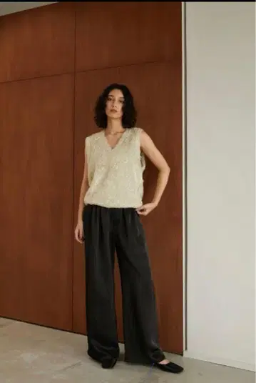 ELLIE 라메 니트 베스트 GOLD