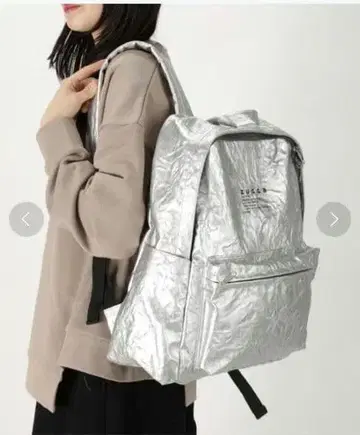 ZUCCa 엠보스 백팩 실버