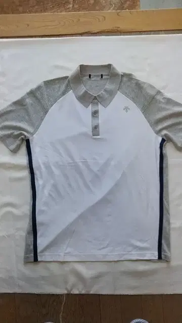 미사용 새상품 데상트 골프 남성용 반팔 피케 셔츠