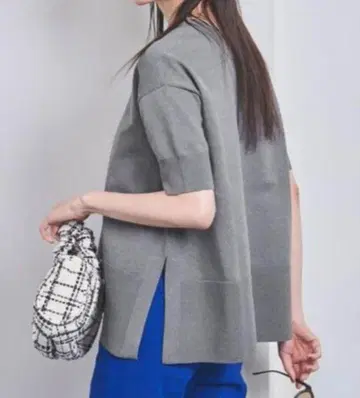 UNITED ARROWS 그레이 V넥 오부 소매 상의