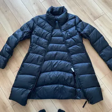UNIQLO 블랙 다운 코트 S