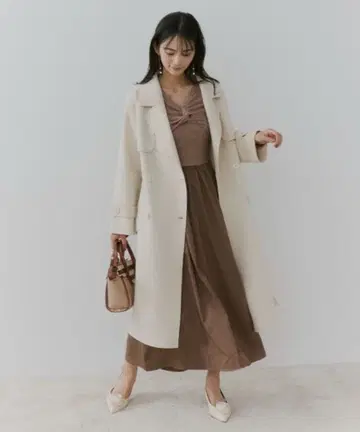 아이보리 라메 더블 브레스트 코트