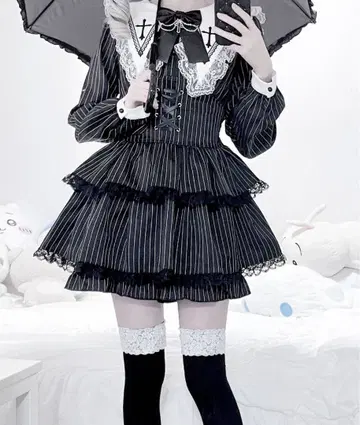 MARS 크로스 자수 3단 프릴 셋업