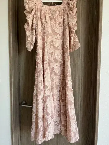 SNIDEL 슬리브 볼륨 자카드 원피스