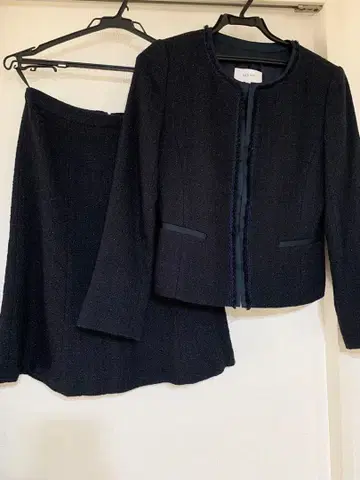 UNTITLED 네이비 트위드 셋업