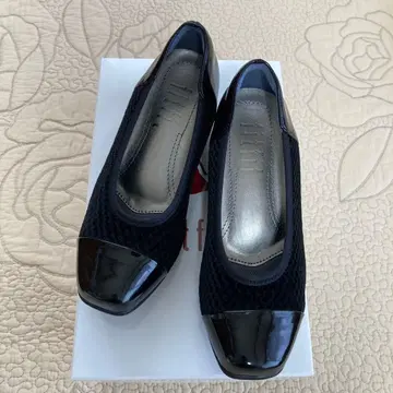 [ 미사용 새상품 ] fitfit 펌프스 블랙 21.5cm