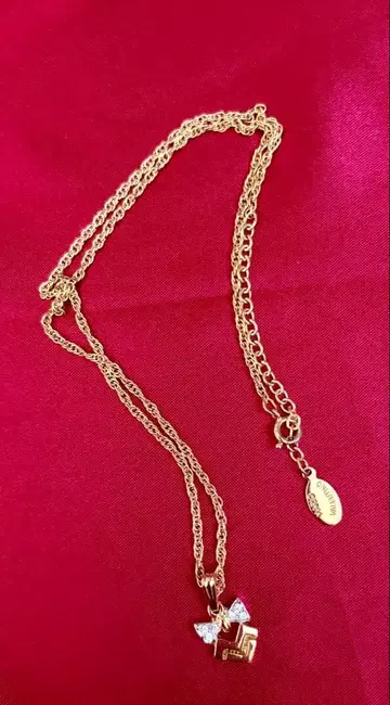 발렌티노 목걸이