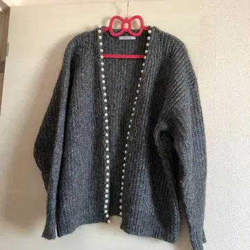 새상품급 rosiee 로지 펄 장식 니트 가디건 차콜 그레이