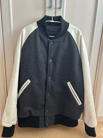 UNIQLO 바시티 자켓 그레이