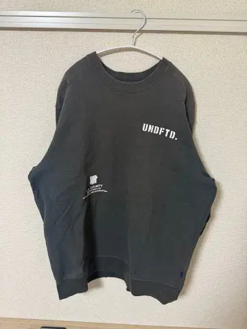 UNDEFEATED 블랙 맨투맨