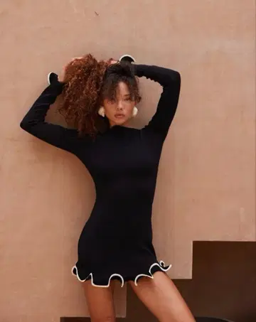 긴팔 니트 미니 원피스 블랙