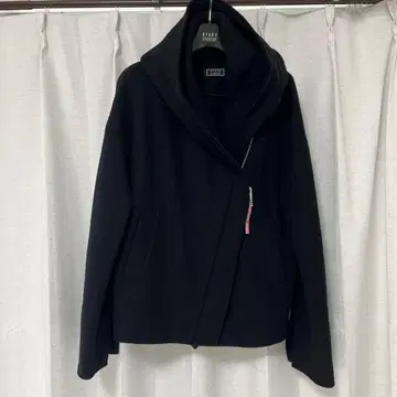 후드 부착 블랙 자켓 울 혼방