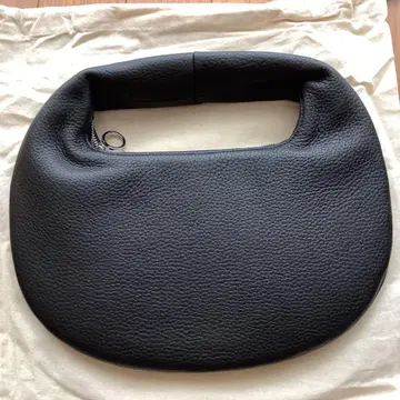 Aeta 아에타 라운드 원 숄더 백 M 사이즈