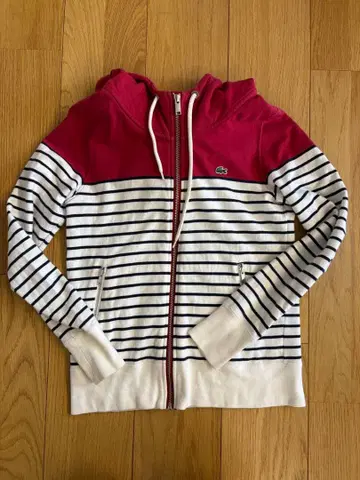 LACOSTE 빨간색 x 화이트 스트라이프 후드티