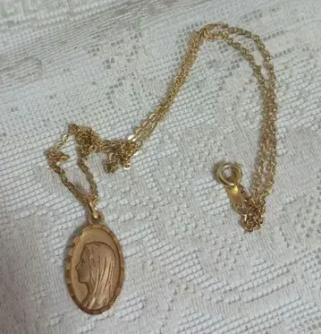 여성의 옆모습 vintage 목걸이