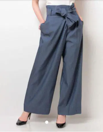 리본 포함 다크 블루 와이드 팬츠