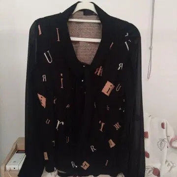 Riu 리우 알파벳 프린트 긴팔 셔츠