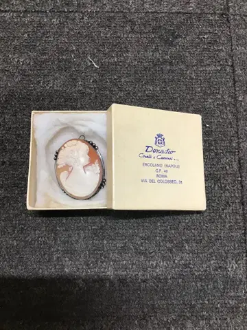 Donadio 카메오 브로치 쉘제