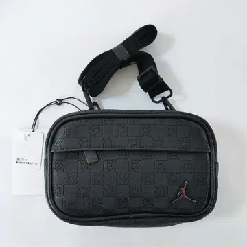 미사용품 JORDAN 모노그램 카메라 백 블랙 숄더백